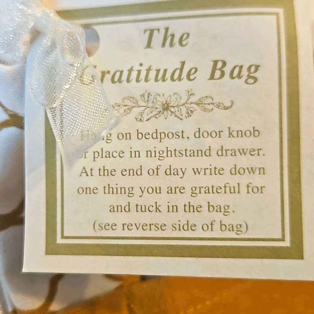 Alice's Cottage Gratitude Bag Bee Note Pad and Pen NWT